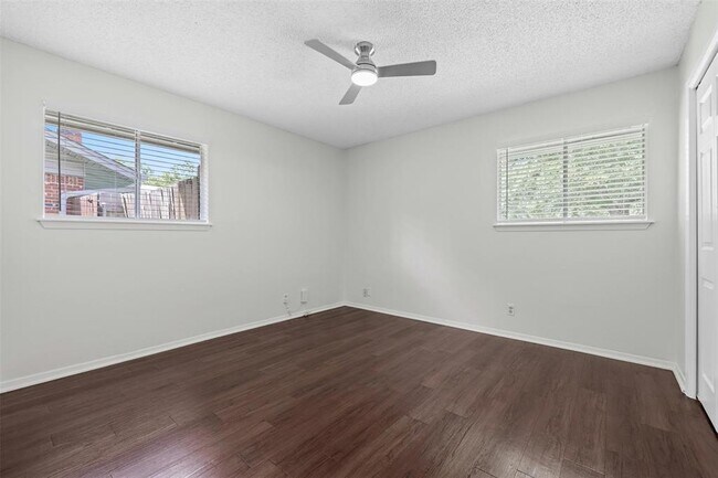 Building Photo - 1010 Red Cliff Dr