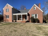 Building Photo - 1 Bedroom, 1 Bathroom Apartment in Reidsville!