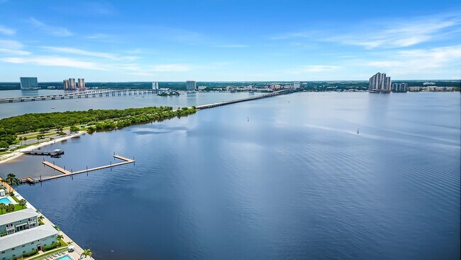Building Photo - Palms at Waters Edge 3344-M6