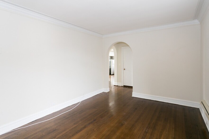 Building Photo - 918 Green Bay