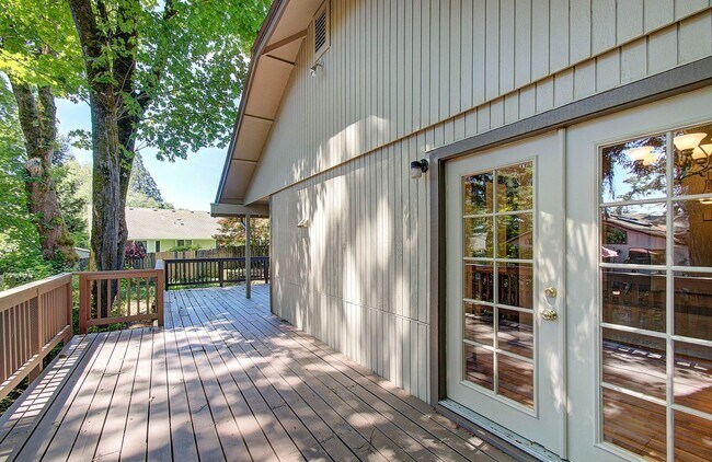 Building Photo - Spacious 3-Bedroom Home with Private Backyard Oasis