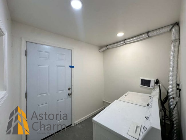 Building Photo - 3 Bedroom Plus Two Dens with Finished Basement on Harford Road