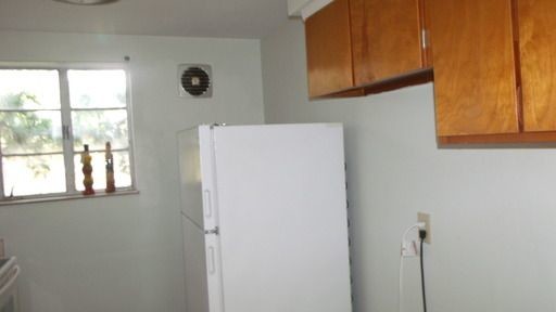 Building Photo - 605 Delaware Ave