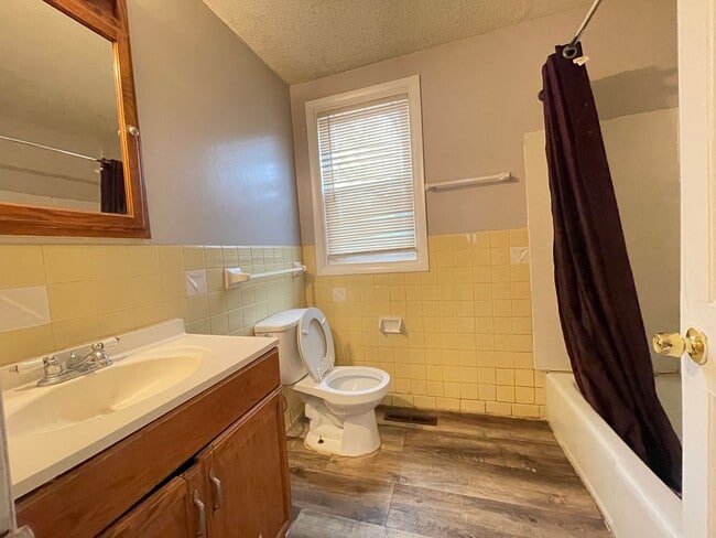 Building Photo - 726 Morgan Avenue North