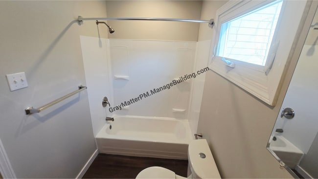 Building Photo - 1032 Raspberry St