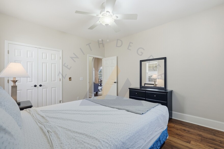 Building Photo - 245 Club Gate