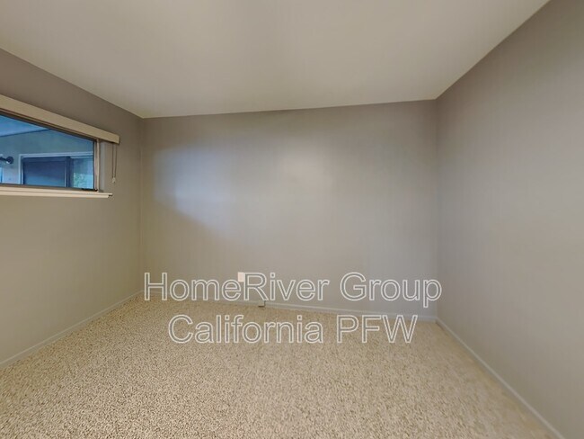 Building Photo - 6435 Mammoth Ave