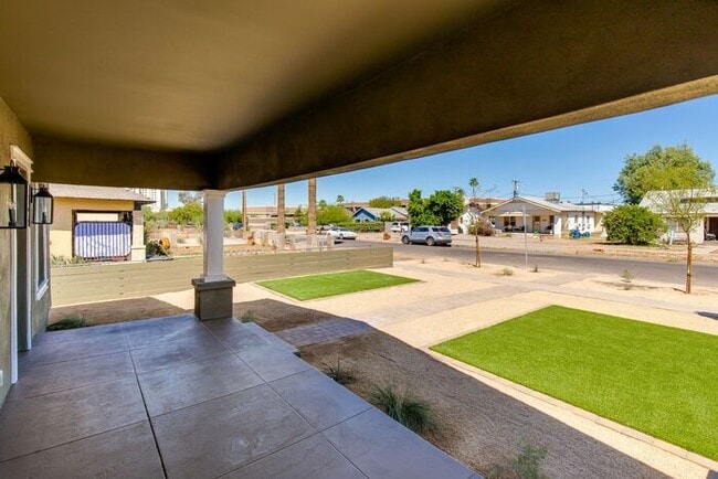 Building Photo - new remolded 3 bredroom 2 bathroom