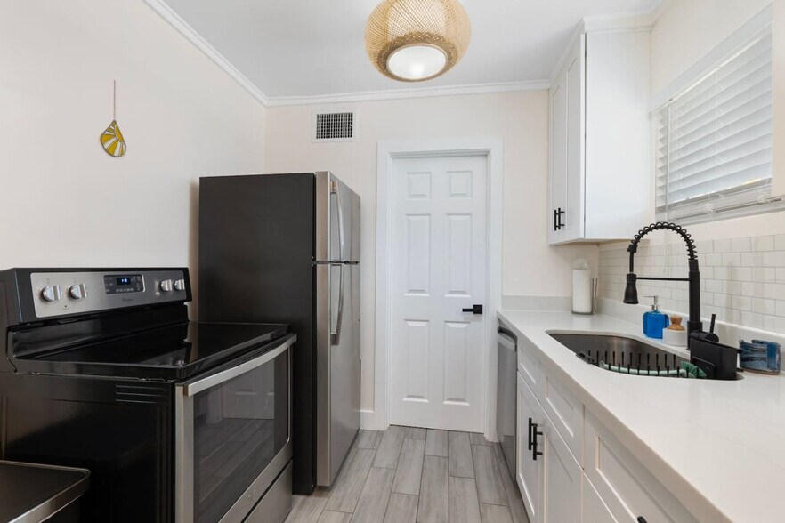 Building Photo - 1407 E McKinley St