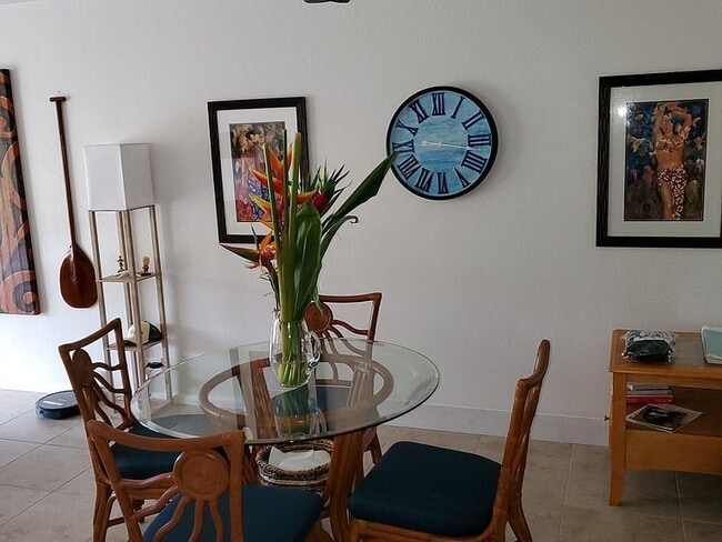 Building Photo - "Experience Island Living: Spacious 2-Bed, 2-Bath Retreat on Alii Drive!"