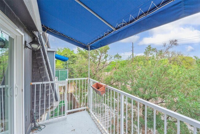 Building Photo - 2601 Bellefontaine St