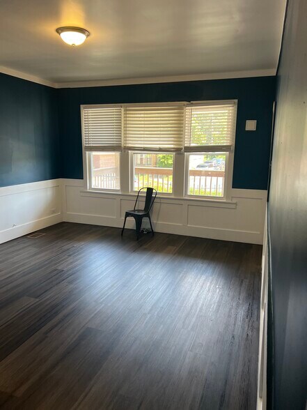 Living Room - 114 E 119th St