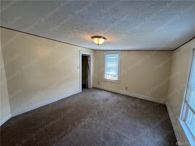 Building Photo - 1835 Hillsdale Ave