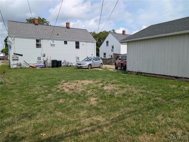 Building Photo - 881 Highland Ave