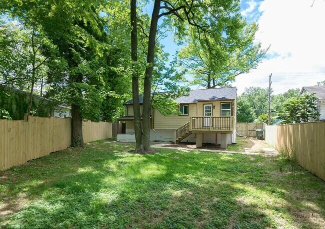 Building Photo - 5804 Berwyn Rd