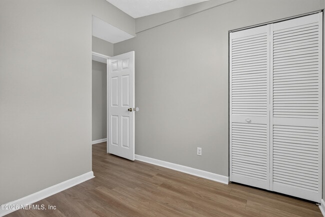 Building Photo - 255 Woodside Dr