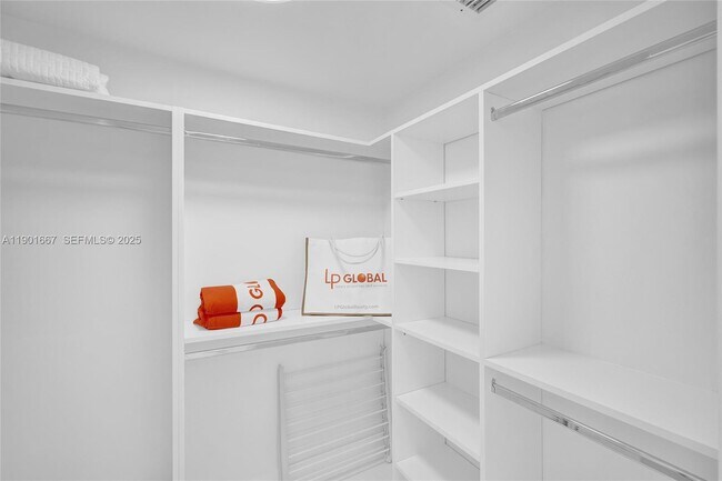 Building Photo - 2501 S Ocean Dr