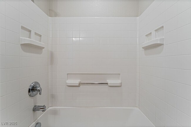 Building Photo - 9164 Enticing Ct