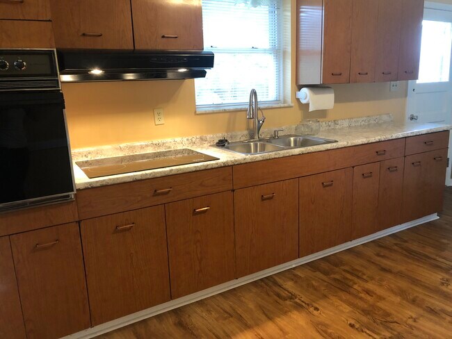 Building Photo - 11123 Prince Ln