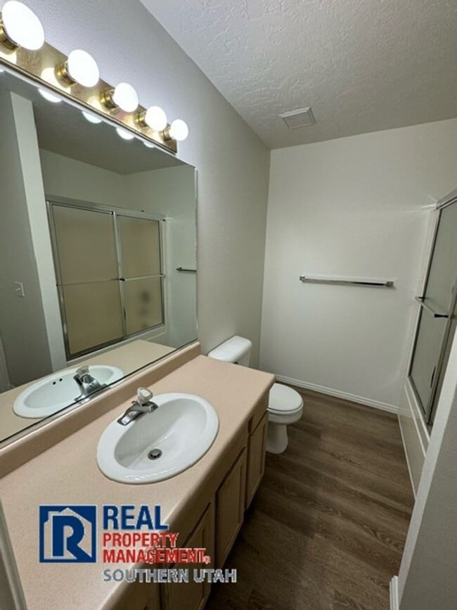 Building Photo - Dixie Downs Townhouse