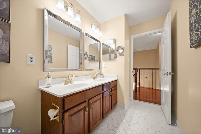 Building Photo - 5667 Lonesome Dove Ct