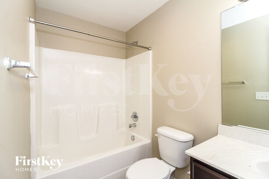Building Photo - 5699 Misty Hill Cir