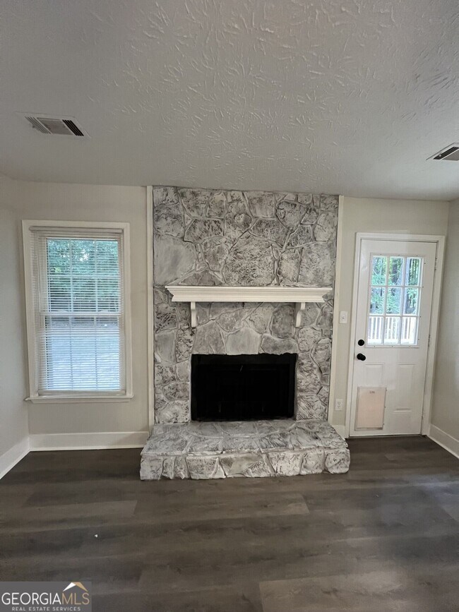 Building Photo - 403 Deergrass Trail