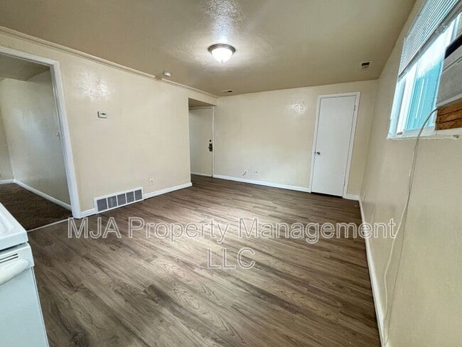 Building Photo - 1379 W 900 S