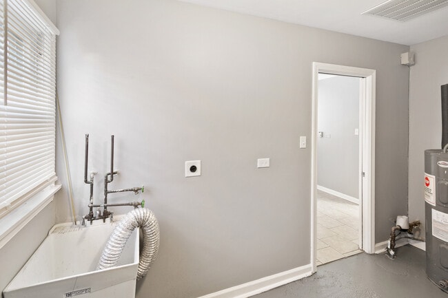 Building Photo - 17306 Holmes Ave