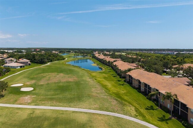 Building Photo - 905 Fairwaycove Ln