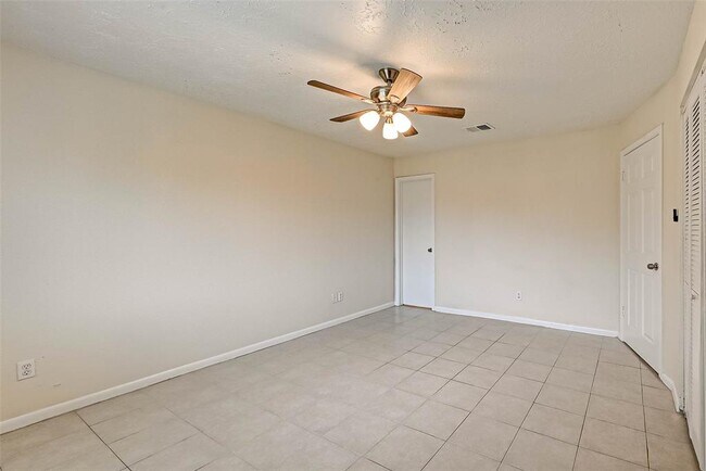 Building Photo - 17435 Glenmorris Dr