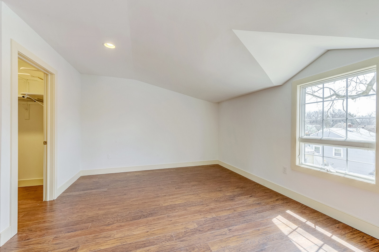 Huge space with bathroom - 262 Prospect Ave