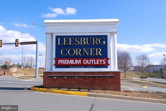 Building Photo - 1627 Field Sparrow Ter NE