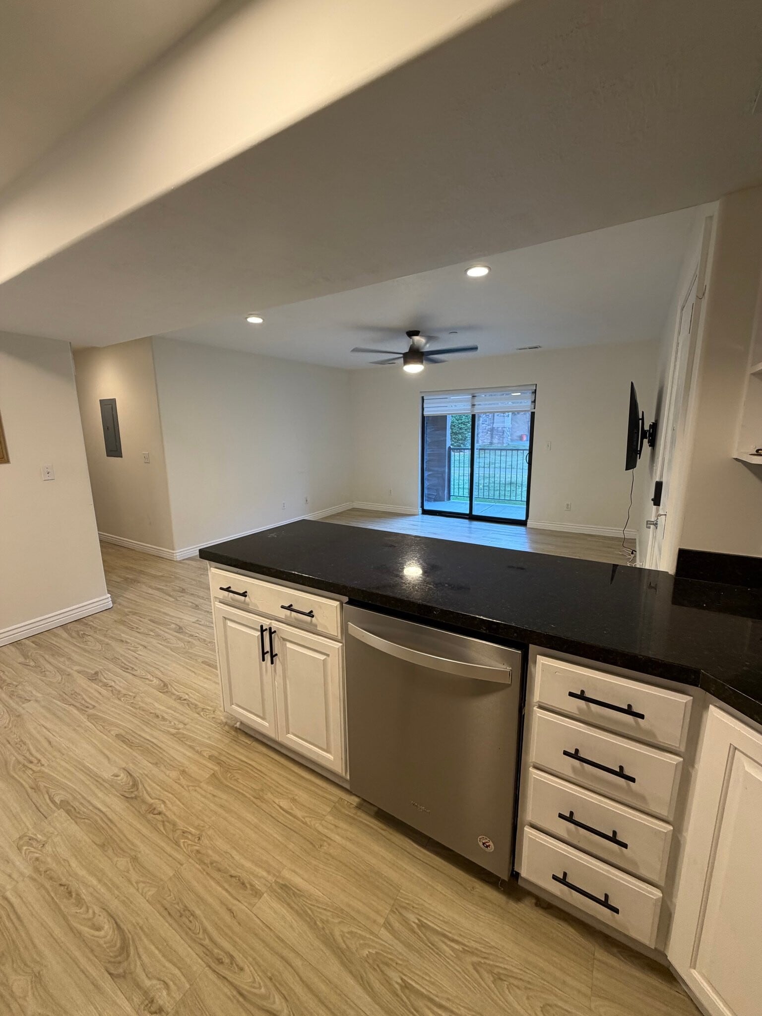 Building Photo - 372 S 930 W