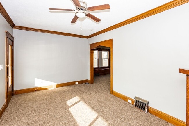 Building Photo - 3102 Montclair Ave