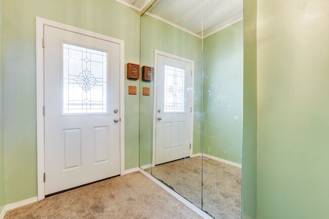 Building Photo - AVAILABLE NOW! 3 bed, 2 bath AMAZING House in Allentown!!!