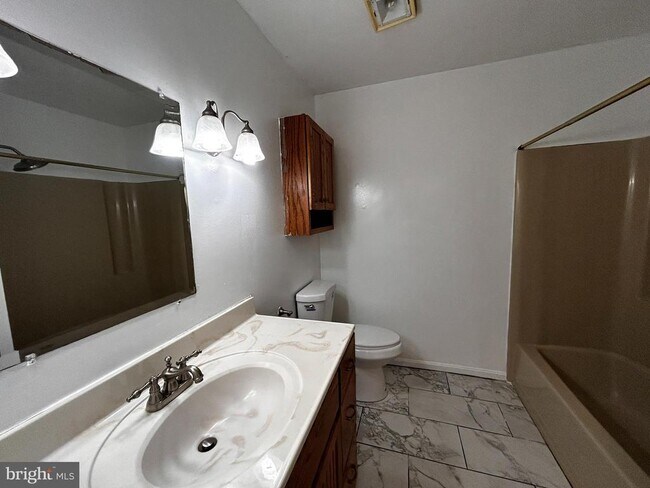 Building Photo - 123 Meadowbrooke Pl