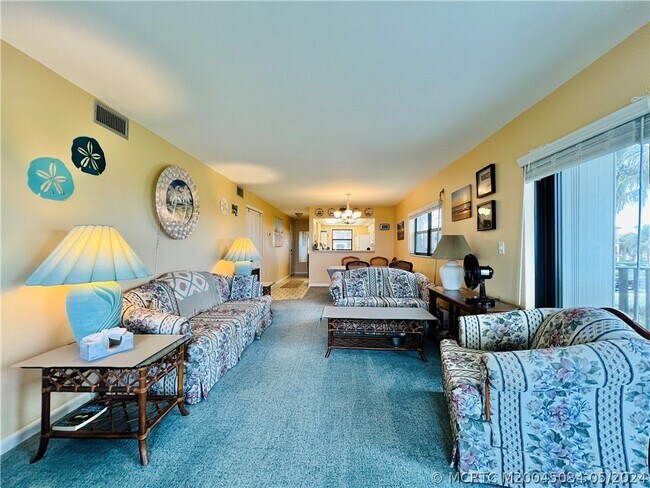 Building Photo - 7430 S Ocean Dr