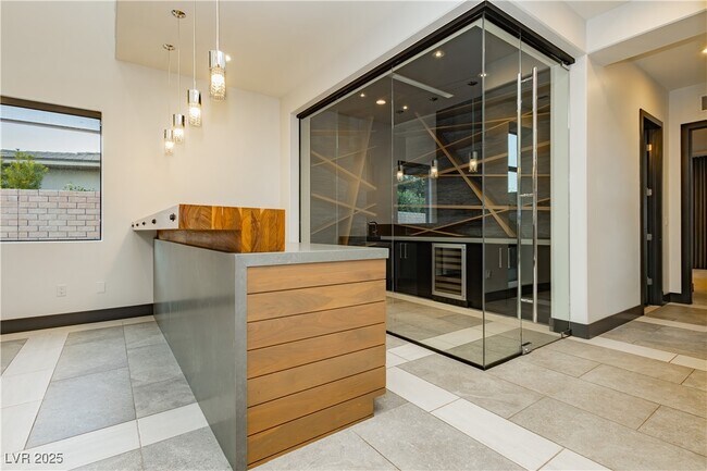 Building Photo - 94 Glade Hollow Dr