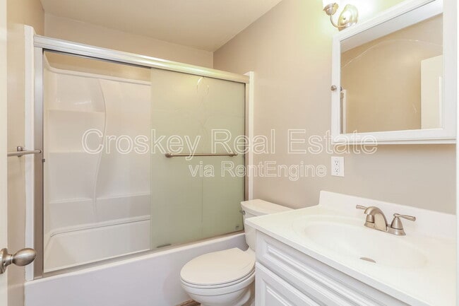 Building Photo - 322 Sweeney Rd