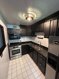 Building Photo - 1450 E 55th Pl