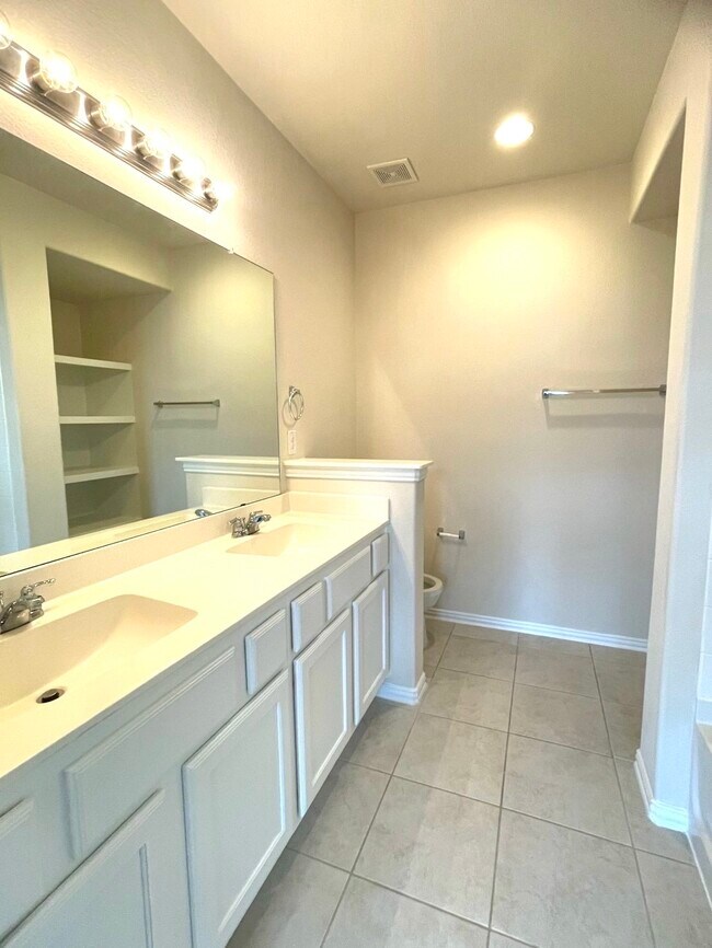 Building Photo - 1518 Summer City Dr