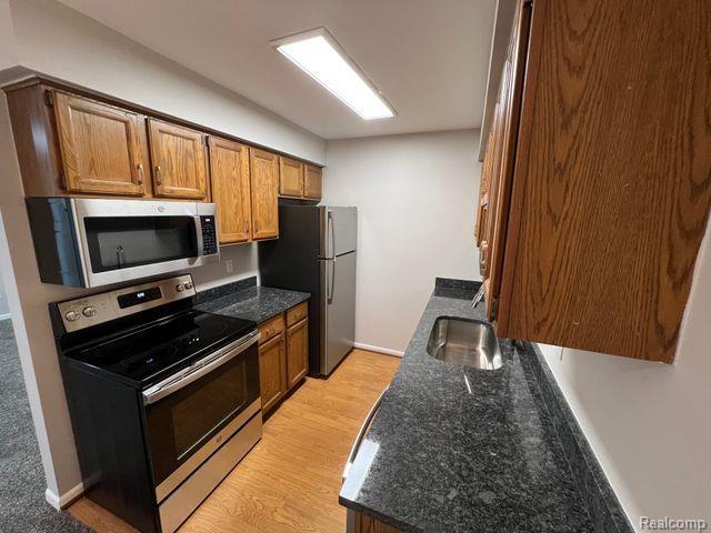 Building Photo - 34633 Clarkson Dr E