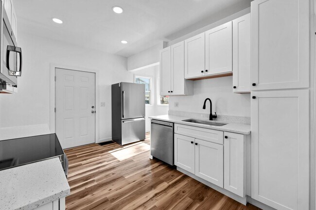 Building Photo - Northeast Spokane Home - Completely Remode...