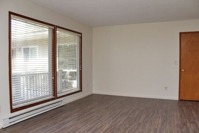 Building Photo - rbhl01