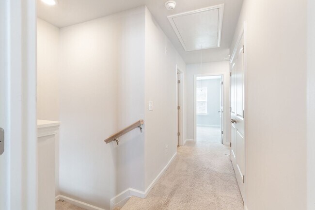 Building Photo - Newly Constructed 3bd/3.5ba w/ Gym, Min From Airport and Downtown Hapeville!