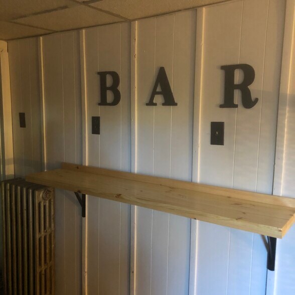 Building Photo - 100 College St