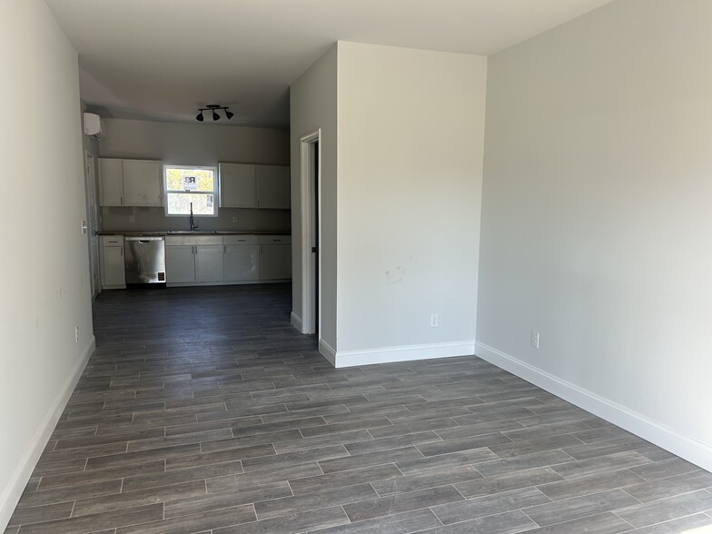 Building Photo - 711 Tallman Cir