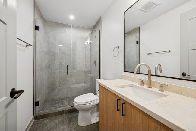 Building Photo - 1333 W Estes Ave