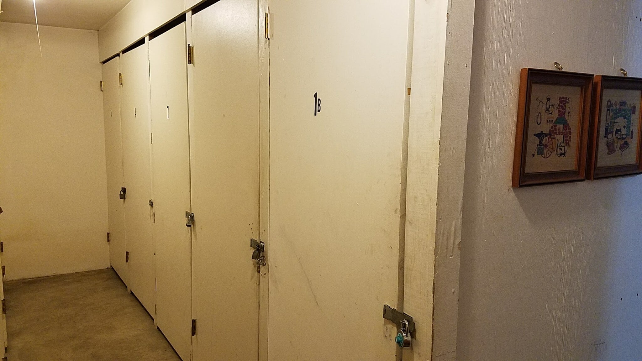 Free storage locker in lower level - 1022 Arkwright St N
